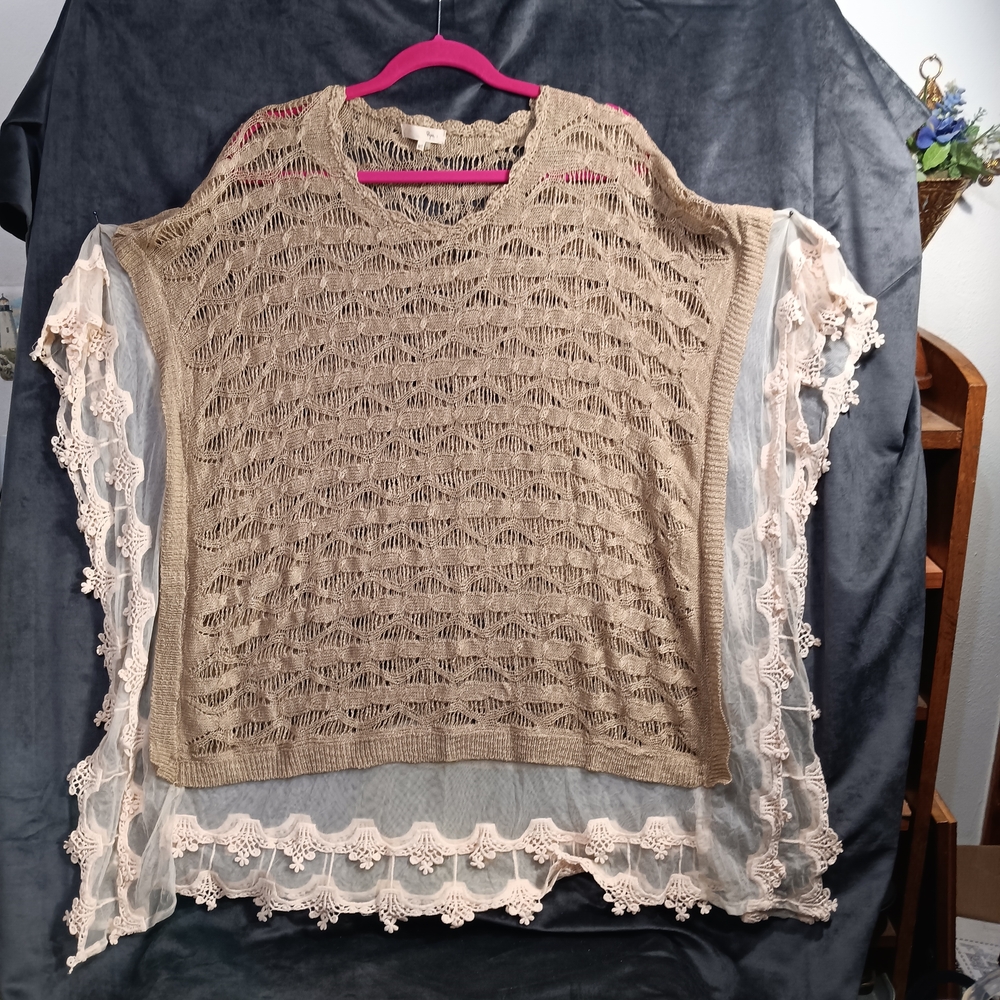 Ryu Beige Crochet Poncho